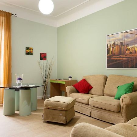 Beautiful Apartment In San Giovanni Close To Colosseo Roma Exterior foto