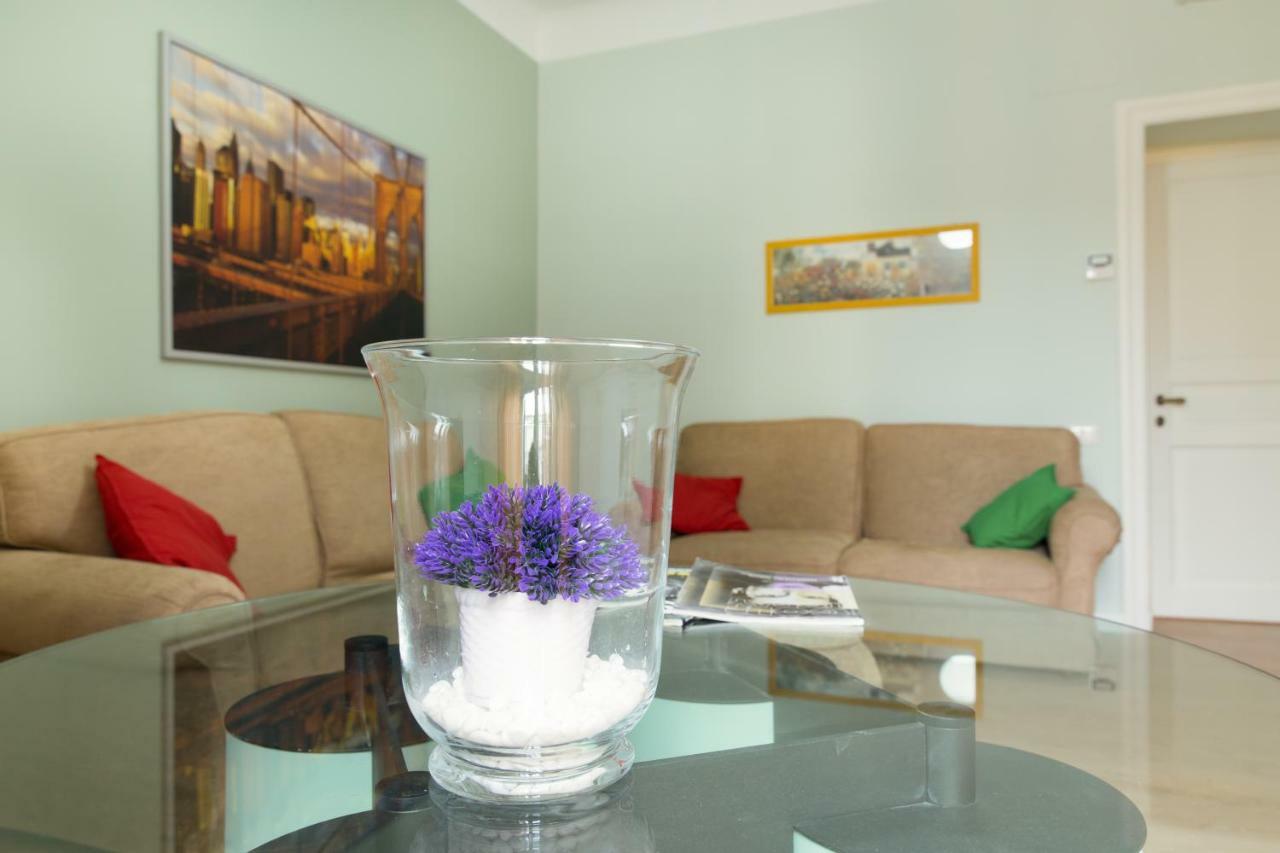 Beautiful Apartment In San Giovanni Close To Colosseo Roma Exterior foto