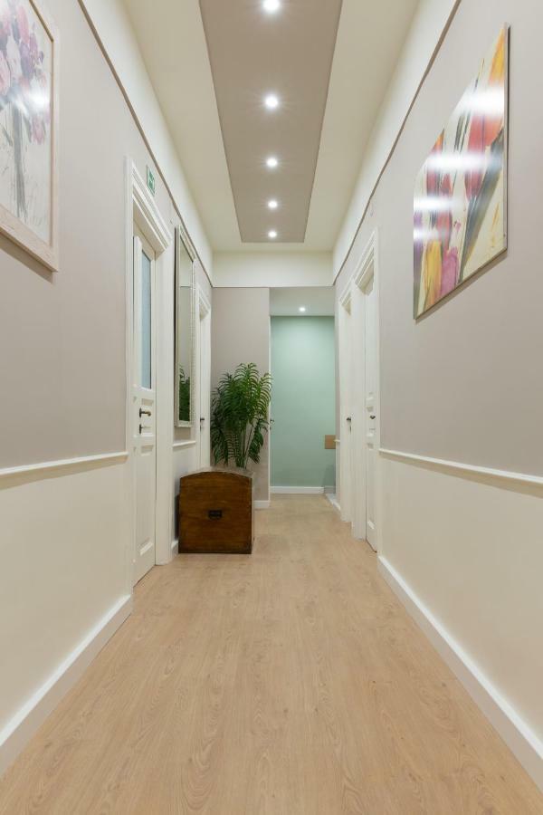 Beautiful Apartment In San Giovanni Close To Colosseo Roma Exterior foto